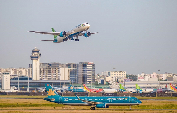 Các hãng hàng không khai thác tại sân bay Tuy Hòa