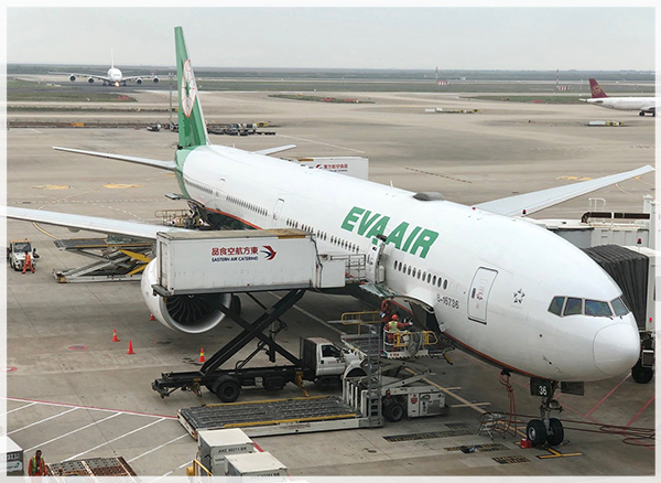 EVA AIR sở hữu máy bay Boeing 777-300ER thân rộng